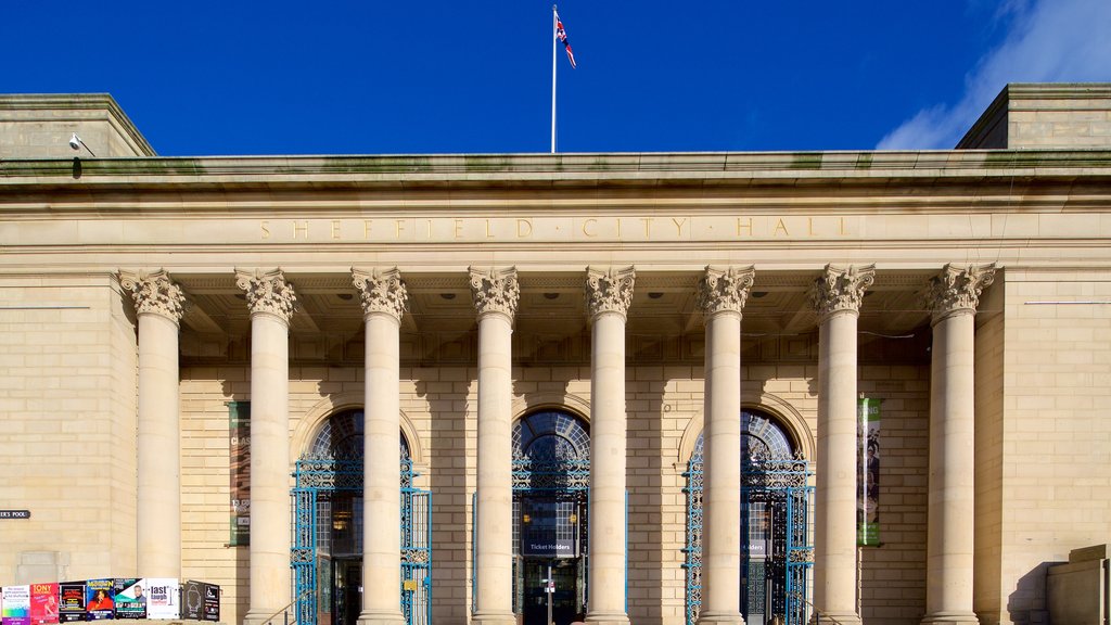 Ayuntamiento de Sheffield mostrando un edificio administrativo y patrimonio de arquitectura