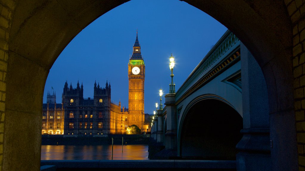 Houses of Parliament caracterizando cenas noturnas, um edifício administrativo e arquitetura de patrimônio