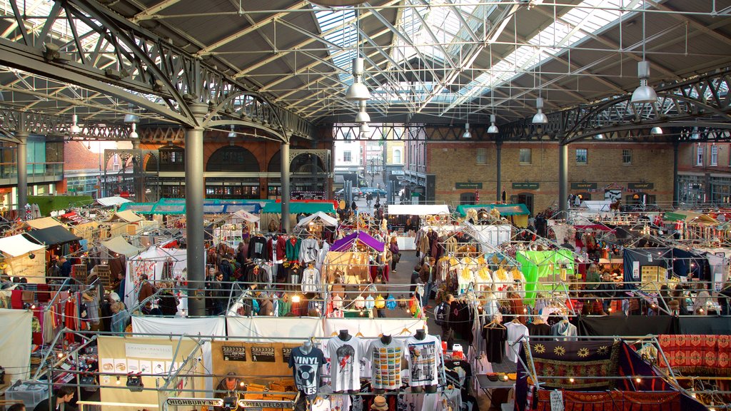 Mercado de Spitalfields que incluye vista interna y mercados