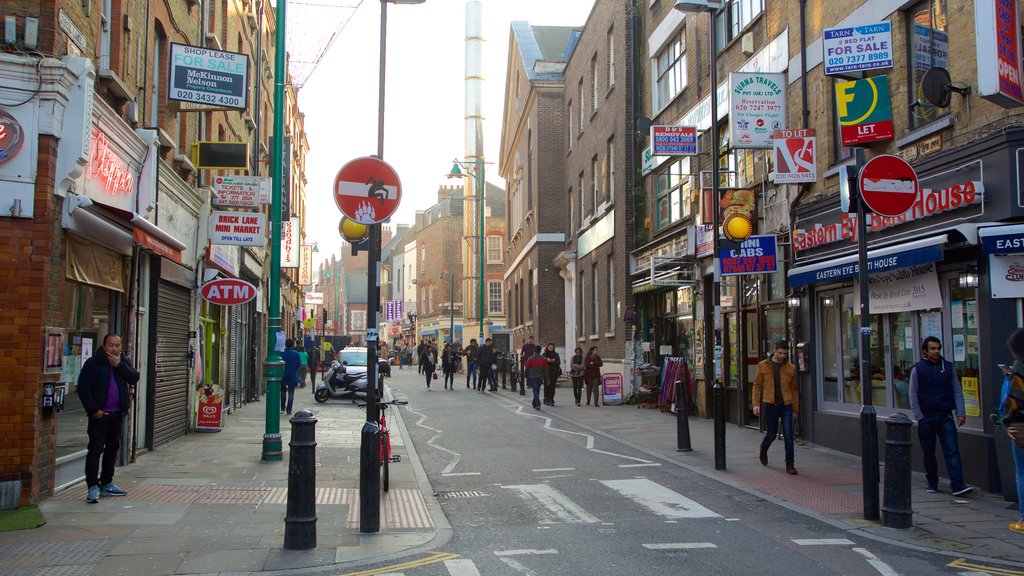 London showing signage, a city and street scenes