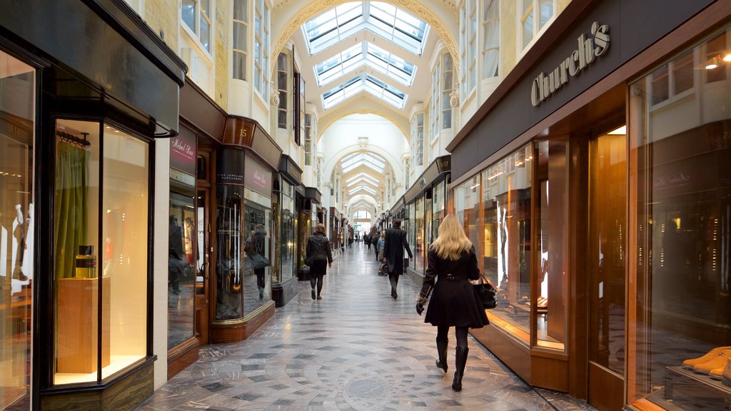 London showing shopping, interior views and heritage elements