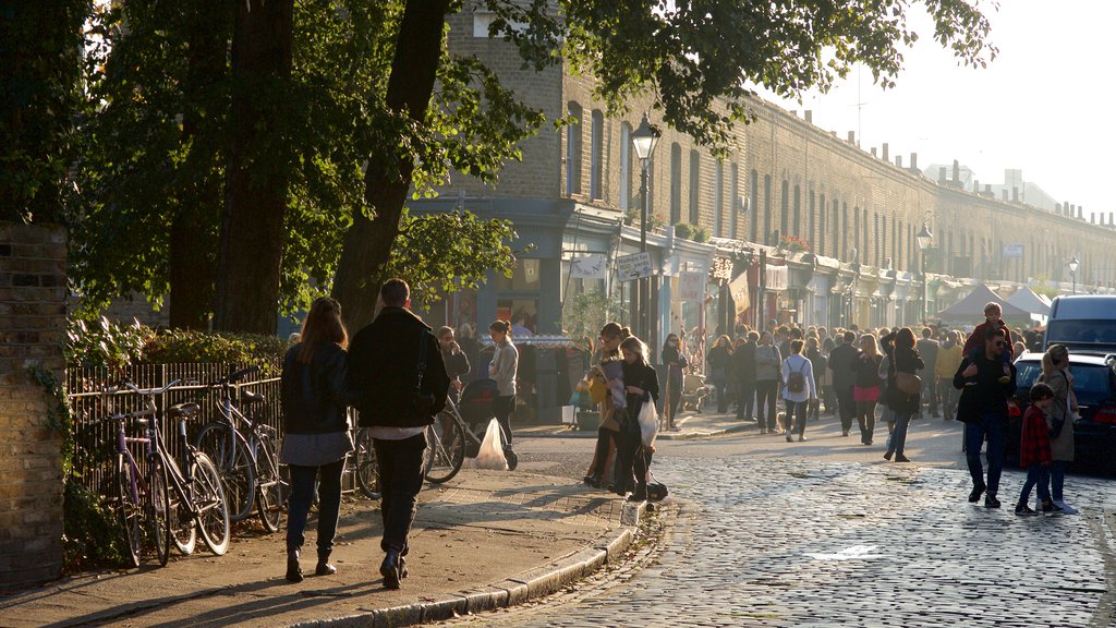 London showing street scenes and markets