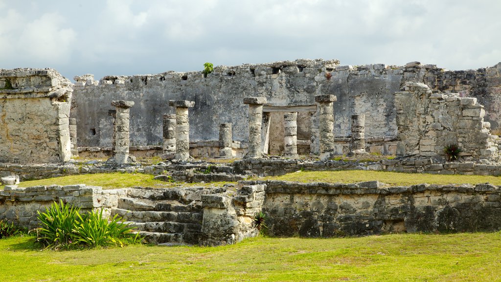 Tulum ofreciendo elementos patrimoniales