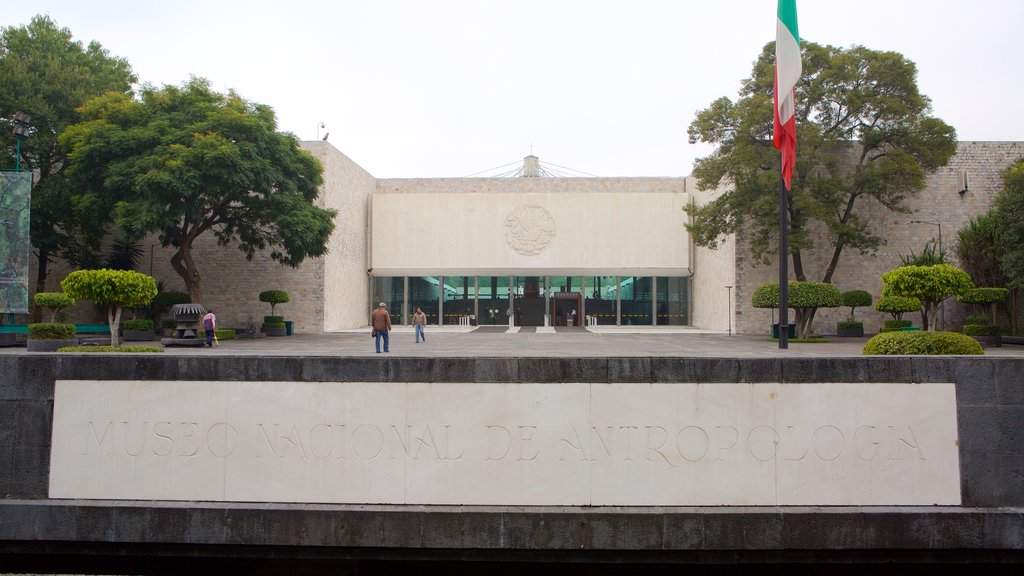 Museo Nacional de Antropología que incluye señalización