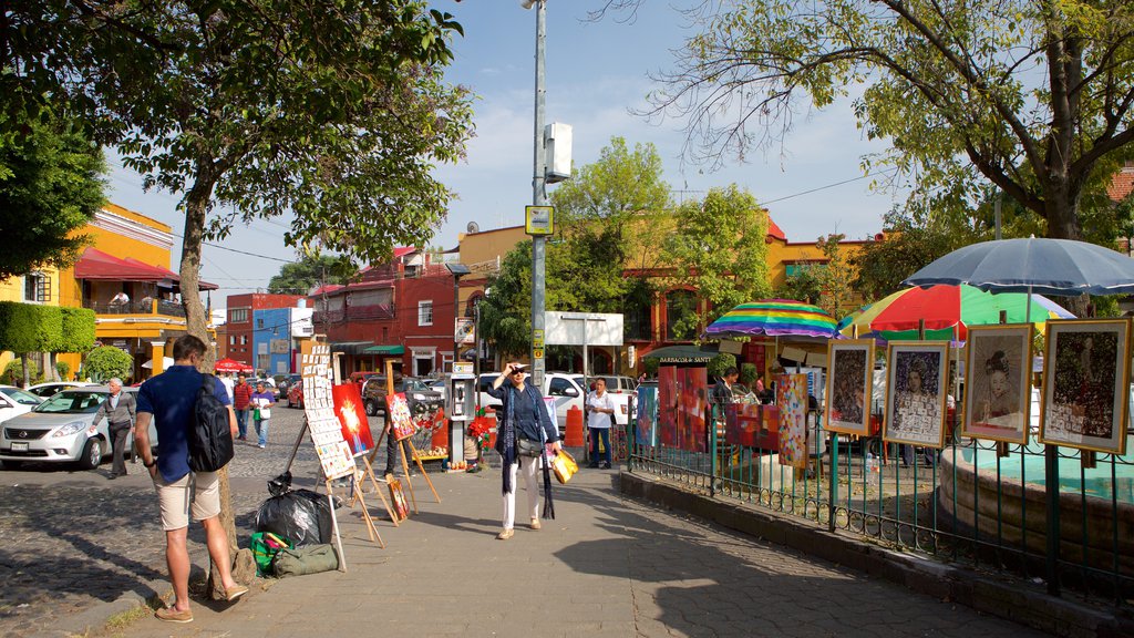 San Jacinto Plaza showing central business district and markets