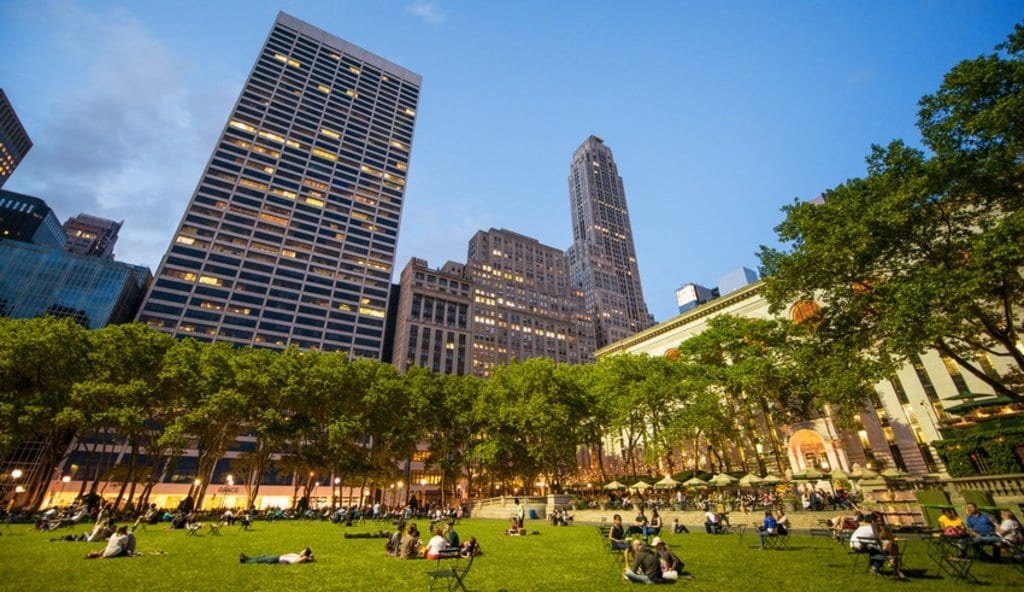 Parken in New York,
 
<figcaption>Bryant Park in Manhattan</figcaption>” /></a><figcaption>Bryant Park in Manhattan</figcaption></figure>
<p><a href=