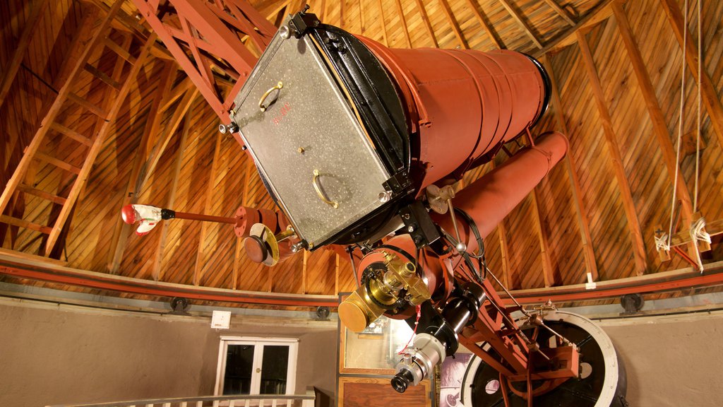 Lowell Observatory que incluye un observatorio y vistas interiores