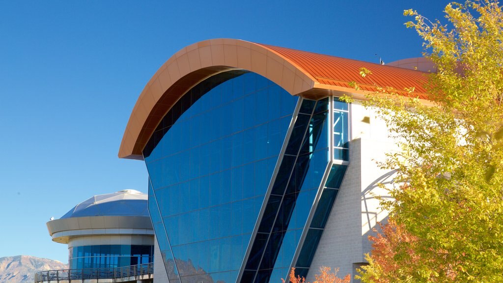 Anderson-Abruzzo Albuquerque International Balloon Museum mostrando arquitectura moderna