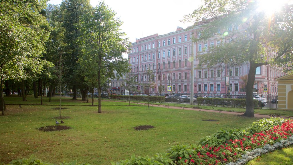 Palácio Tauride que inclui um parque