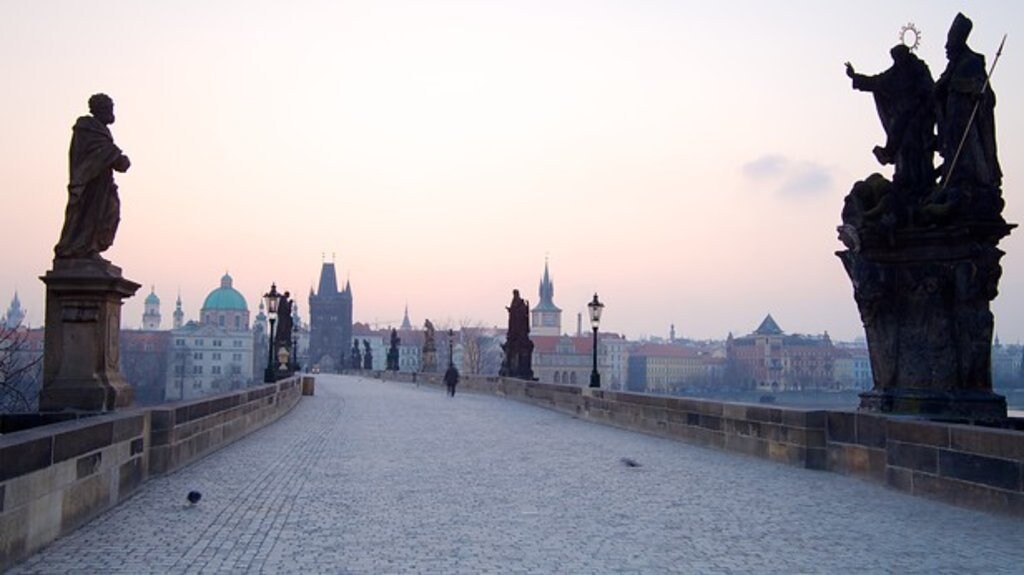 Prague Charles-Bridge.jpg