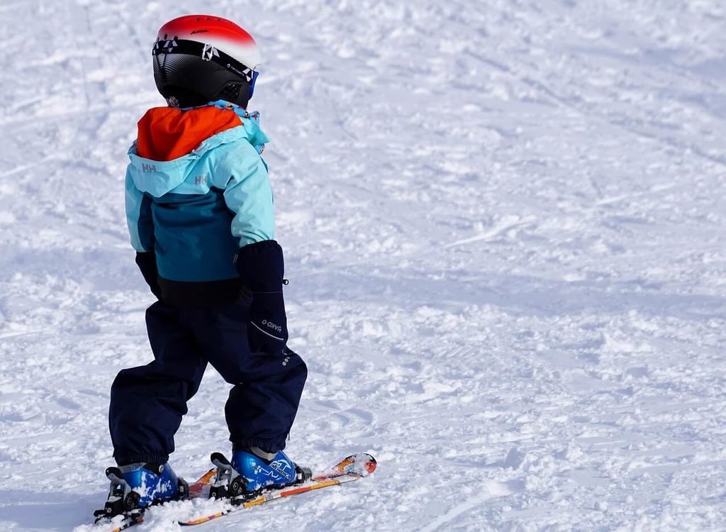 Ski-child_Pixabay.jpg