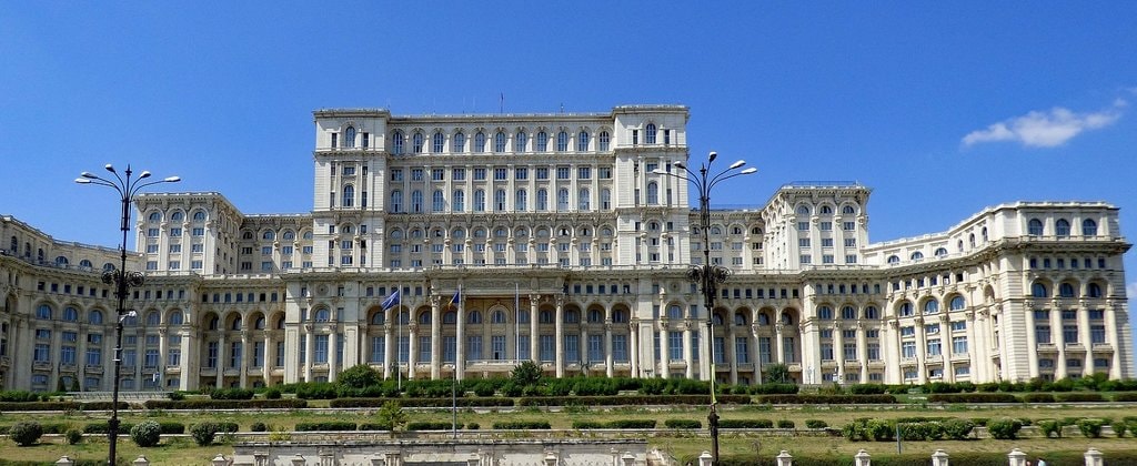 Bucharest-Palace_Pixabay.jpg