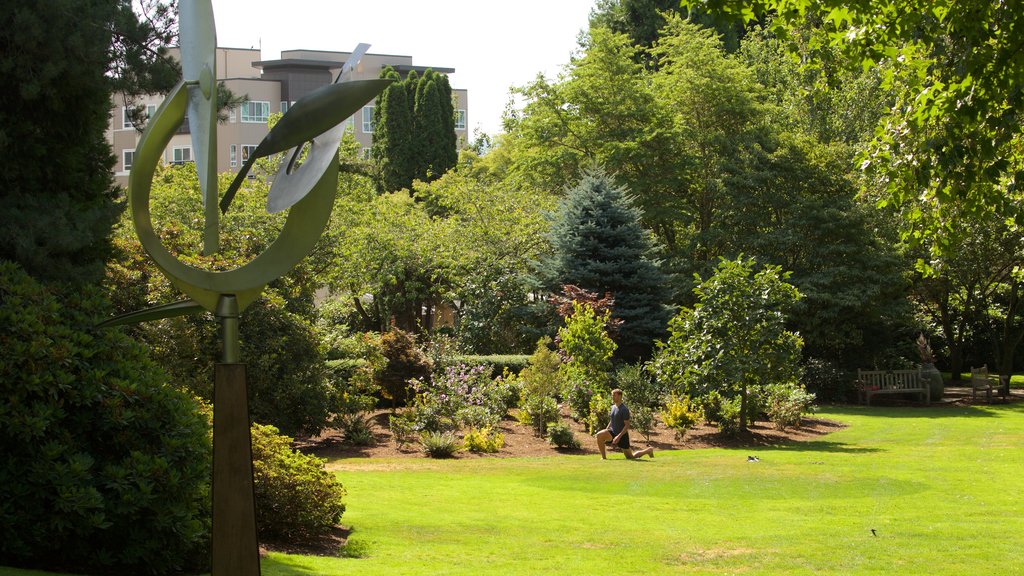 Downtown Park showing a garden