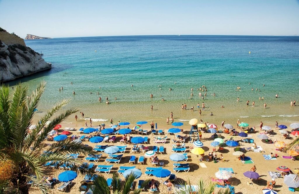 Costa Blanca-Family_GettyImages.jpg