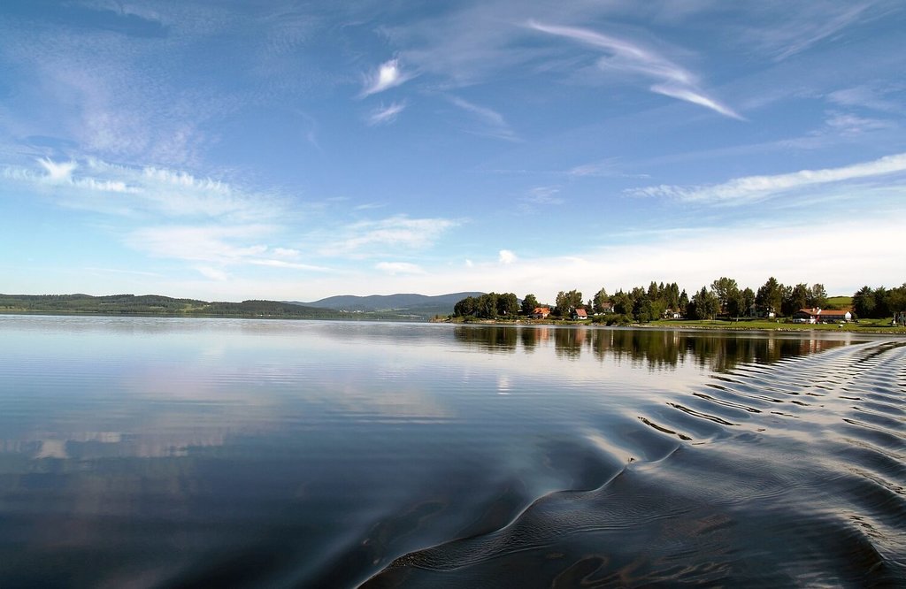 Czech Rep-Lake Lipno_Pixabay.jpg