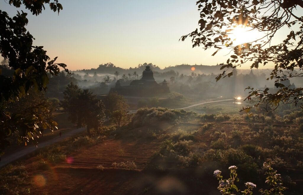 Myanmar-Relax-Mrauk U_VisualHunt.jpg