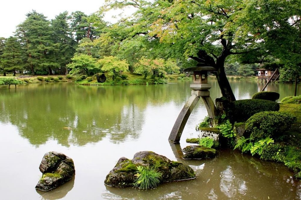 Japan-Culture-Kenrokuen Garden_VisualHunt.jpg