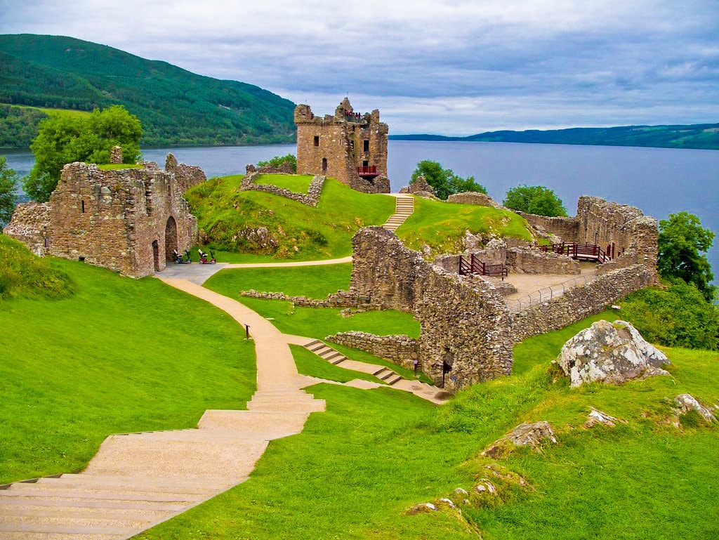 Scottish Highlands_legends_Loch Ness_visualhunt.jpg