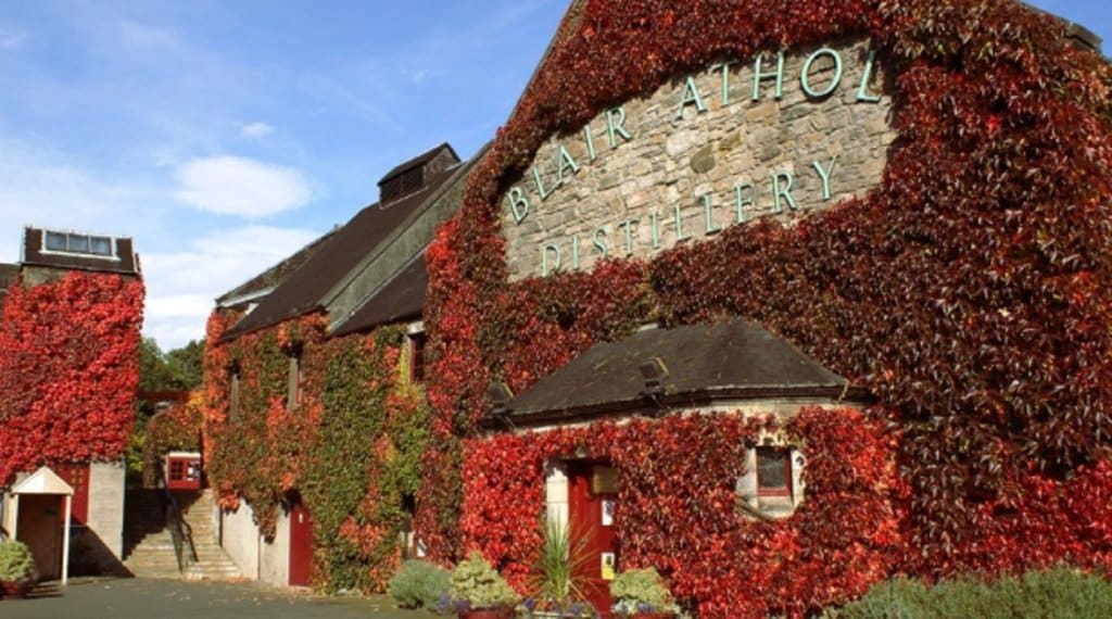 Scotland_blair-athol-distillery.jpg