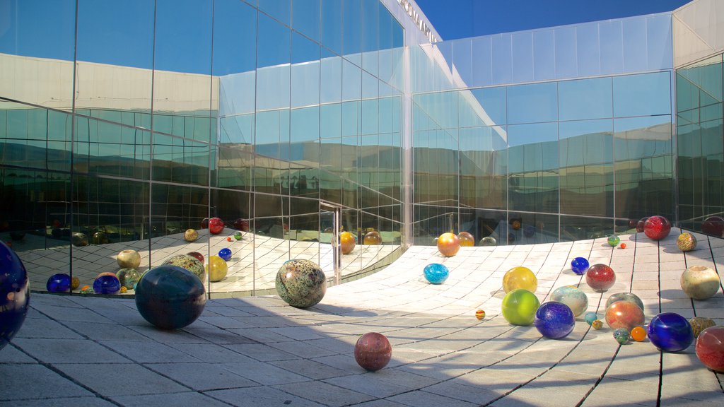 Tacoma Art Museum showing art and modern architecture