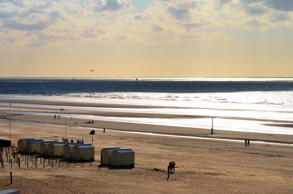 Belgian Coast_family_De Panne_Flickr.jpg