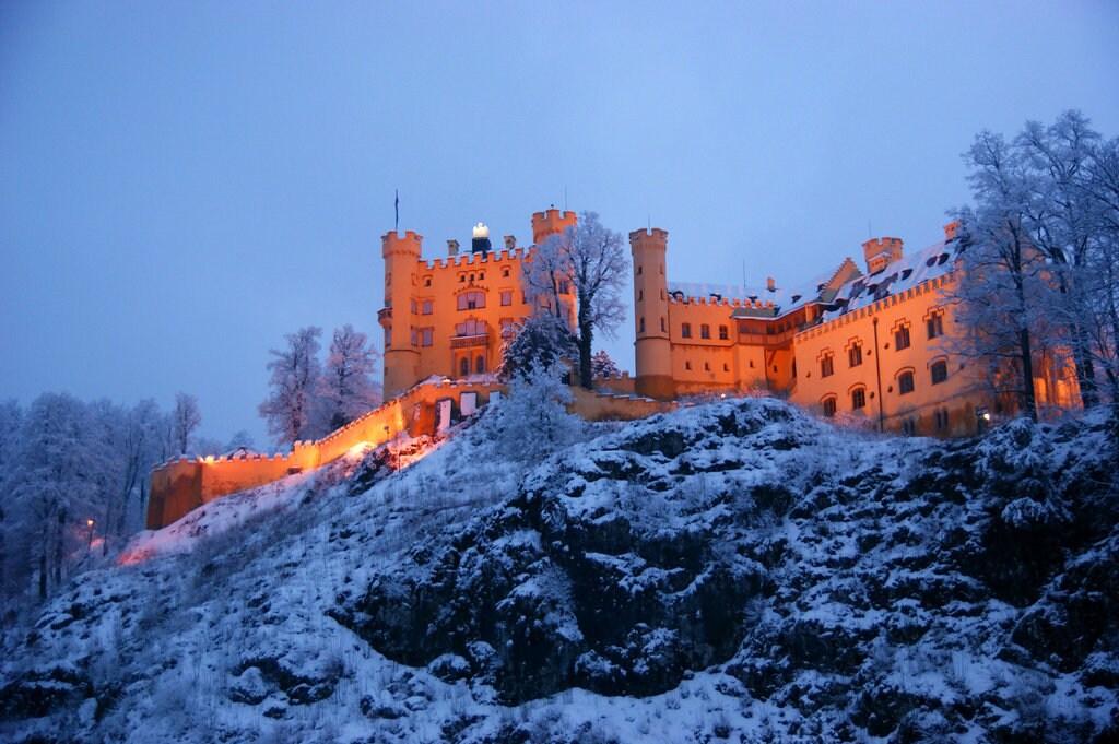 Tirol_Family_castle_Flickr.jpg