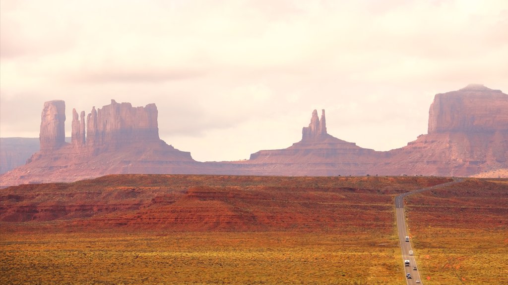 Monument Valley showing a sunset, tranquil scenes and desert views