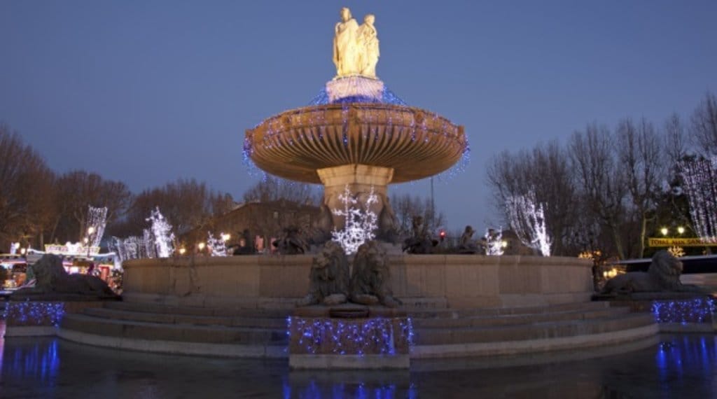 fontaine_de_la_rotonde_a_aix.jpg