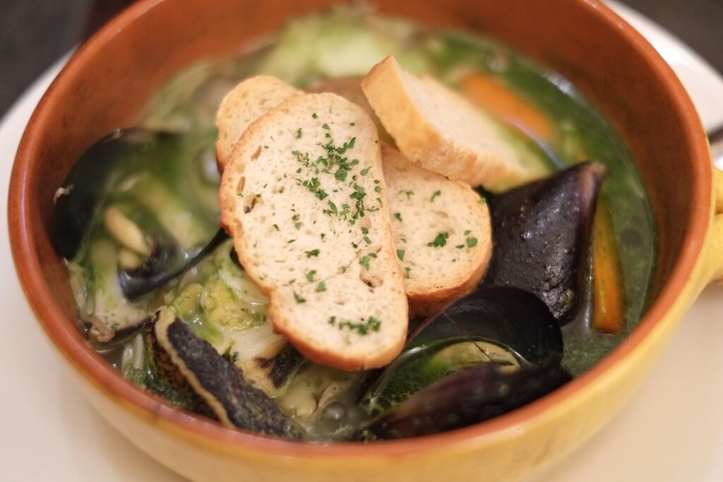 Antwerp-Gastronomy-Moules-VisualHunt.jpg