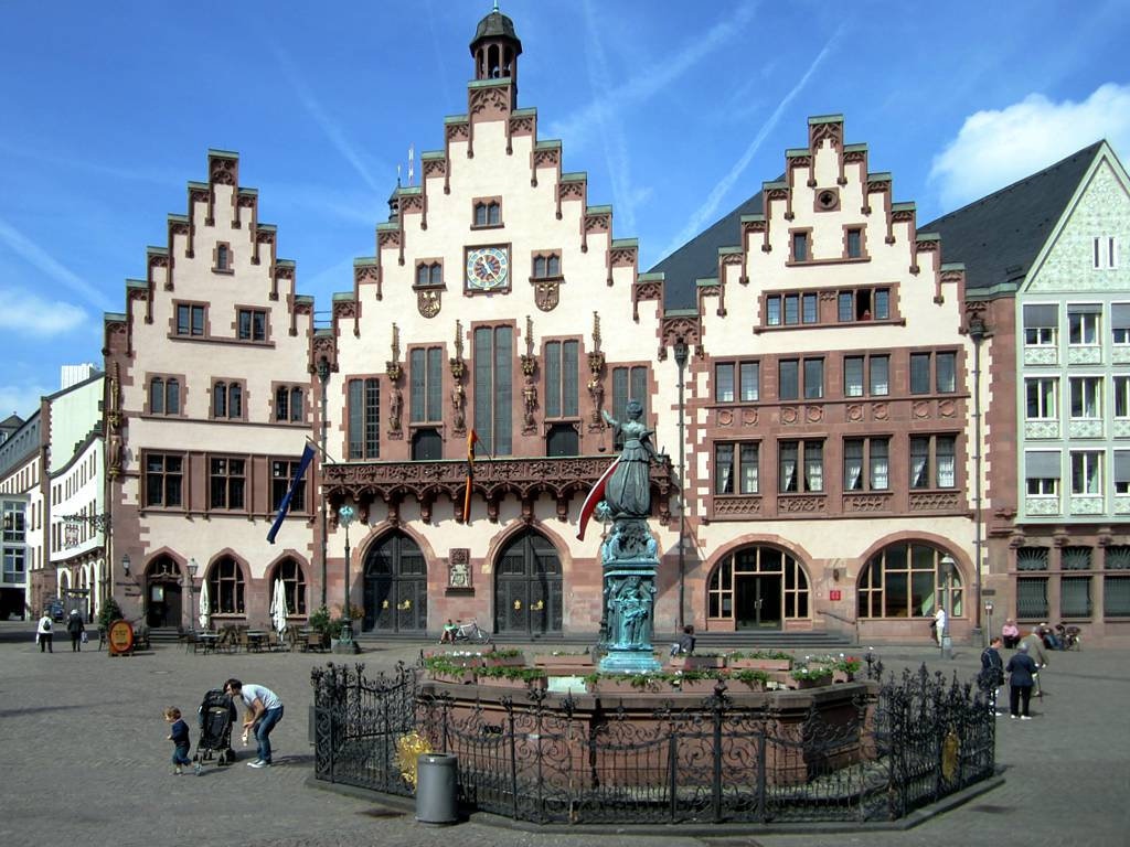 germany-frankfurt-romerberg.jpg