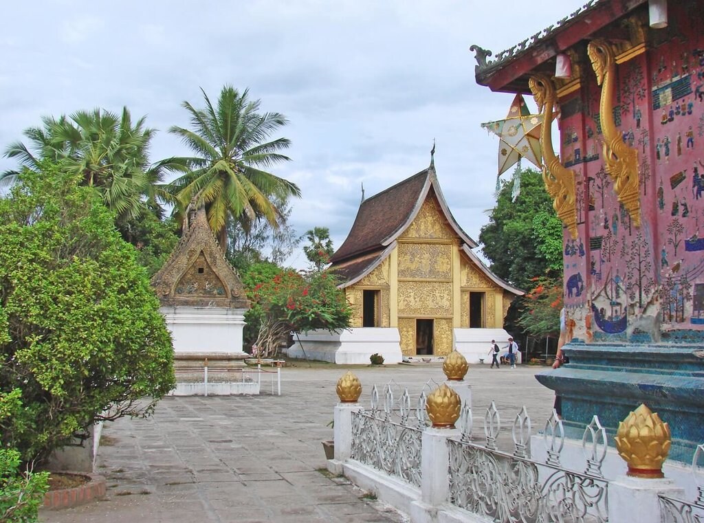Laos-Culture-Prabang_VisualHunt.jpg