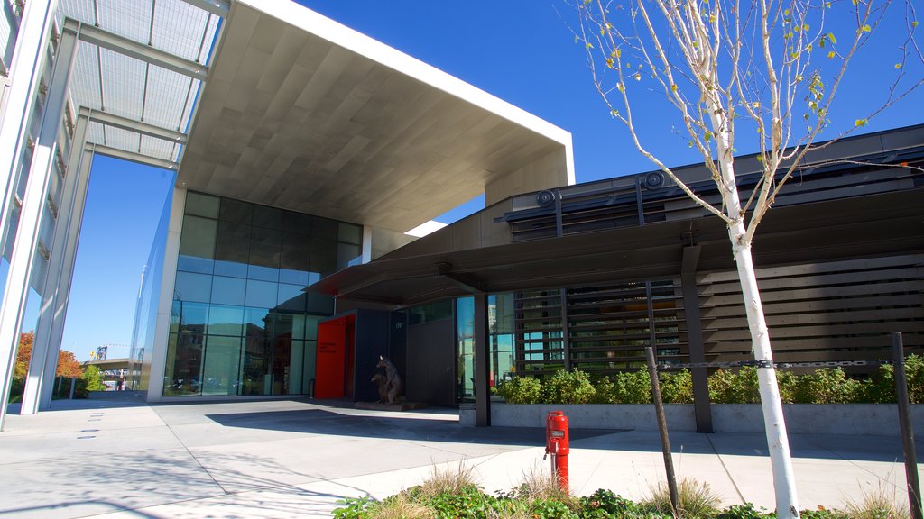 Tacoma Art Museum showing modern architecture