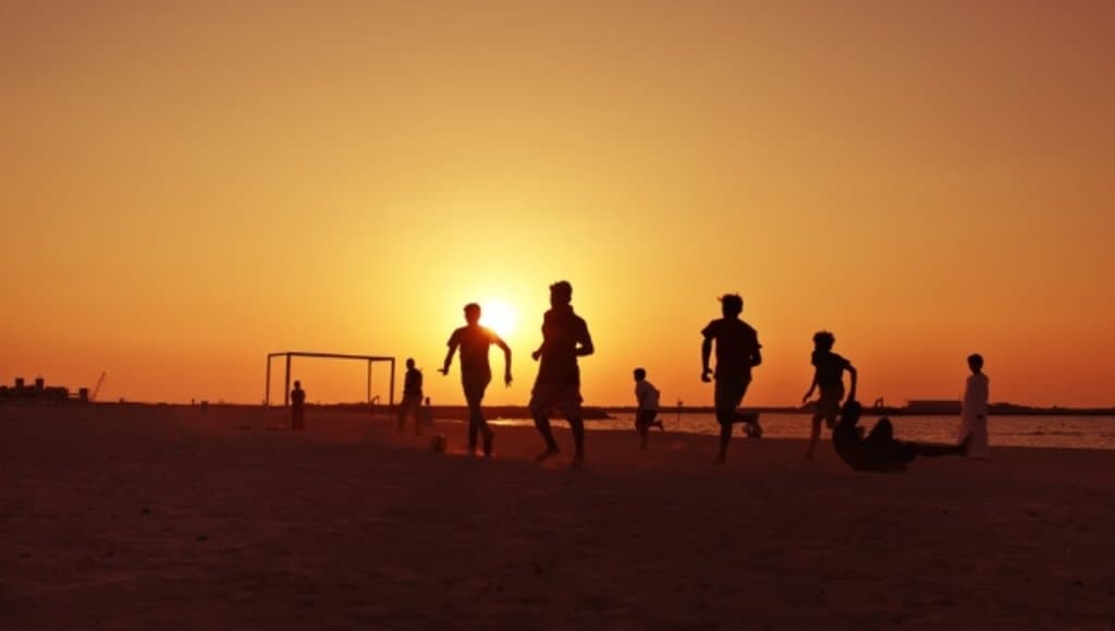 Dubai_active_football_fotolia.jpg