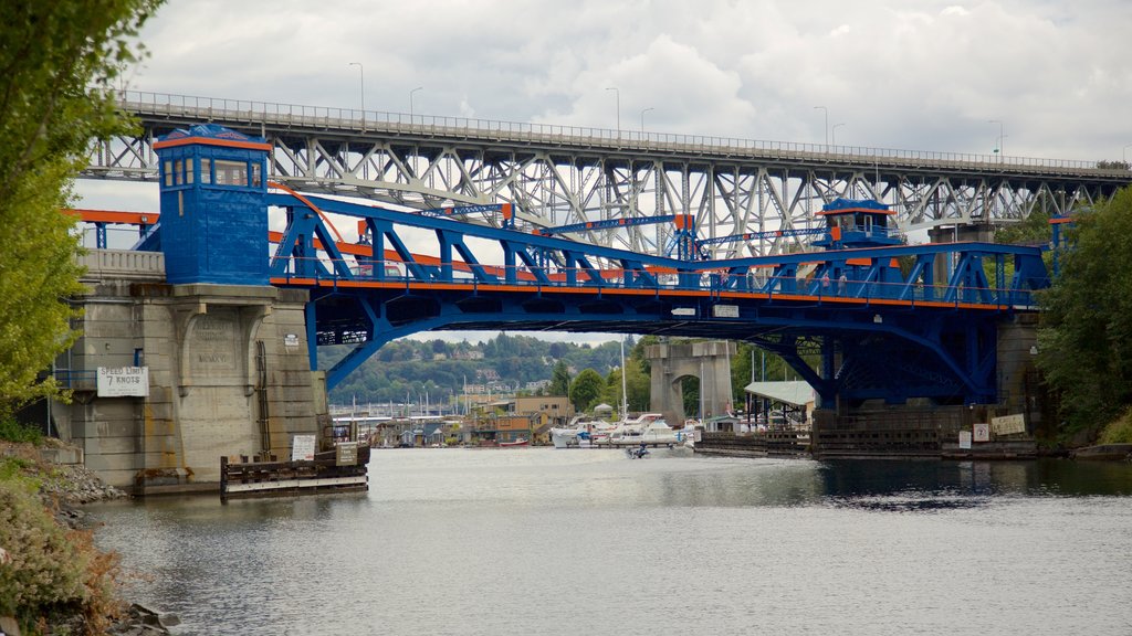 Fremont Bridge showing a river or creek, a bridge and heritage architecture