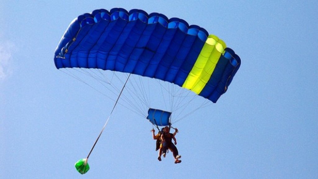 CostaBrava_gay_SkydiveEmpuriabrava_Flickr.jpg