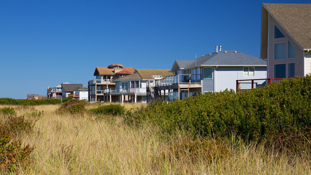 Ocean Shores Beach showing a coastal town