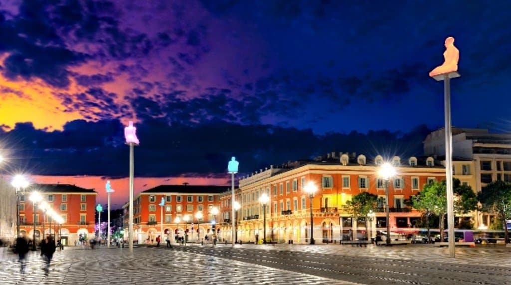 nice_family_placemassena_edam_alamy.jpg