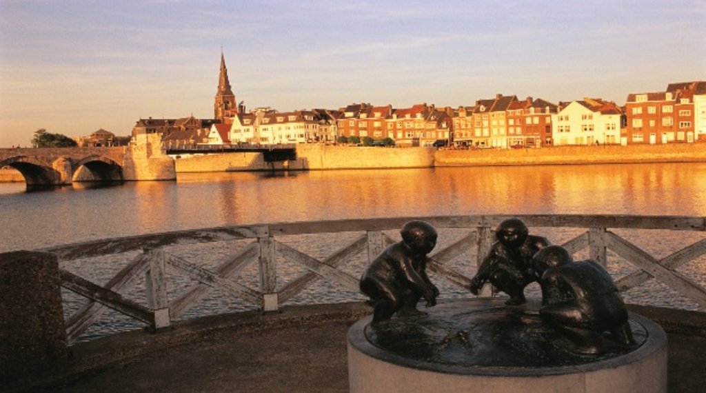 maastricht_-_river_meuse_lim.jpg