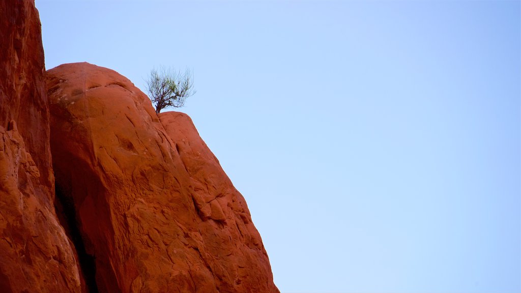 Moab showing tranquil scenes