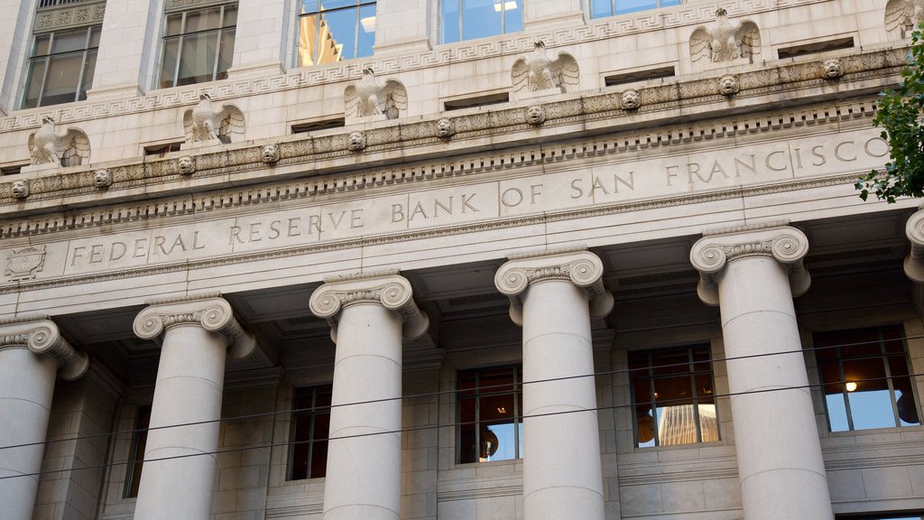 Financial District - Ferry Building bevat een overheidsgebouw