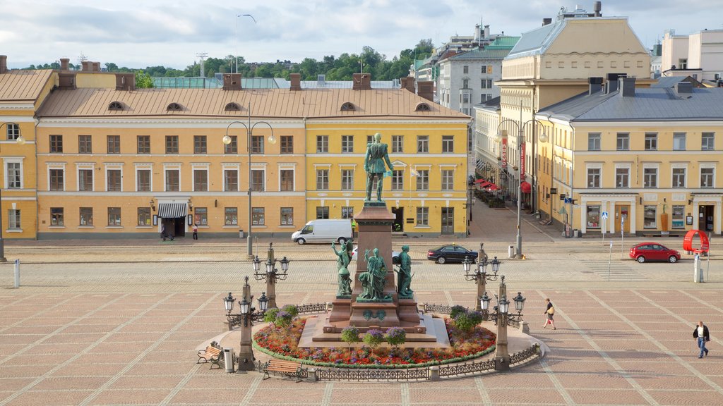 Senate Square showing a monument, a statue or sculpture and a square or plaza