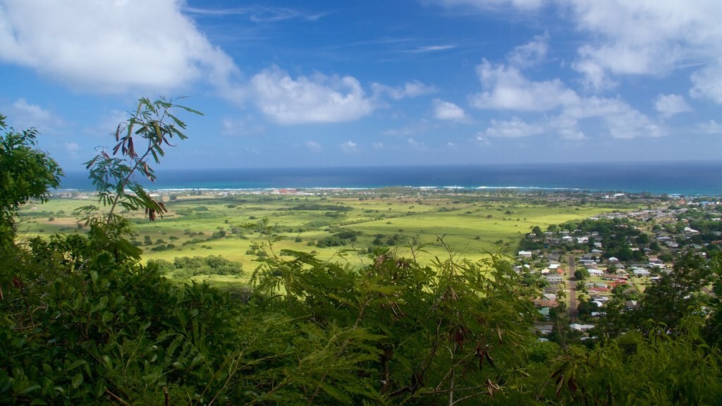 Início da Trilha de Sleeping Giant mostrando paisagens litorâneas