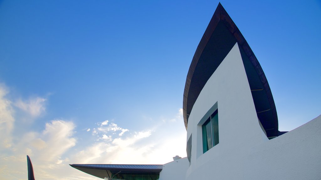 Whitsunday Islands showing modern architecture