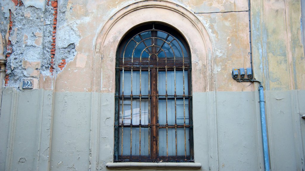 Chiesa di San Maurizio som visar historiska element