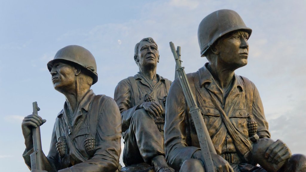 North Platte og byder på en statue eller en skulptur