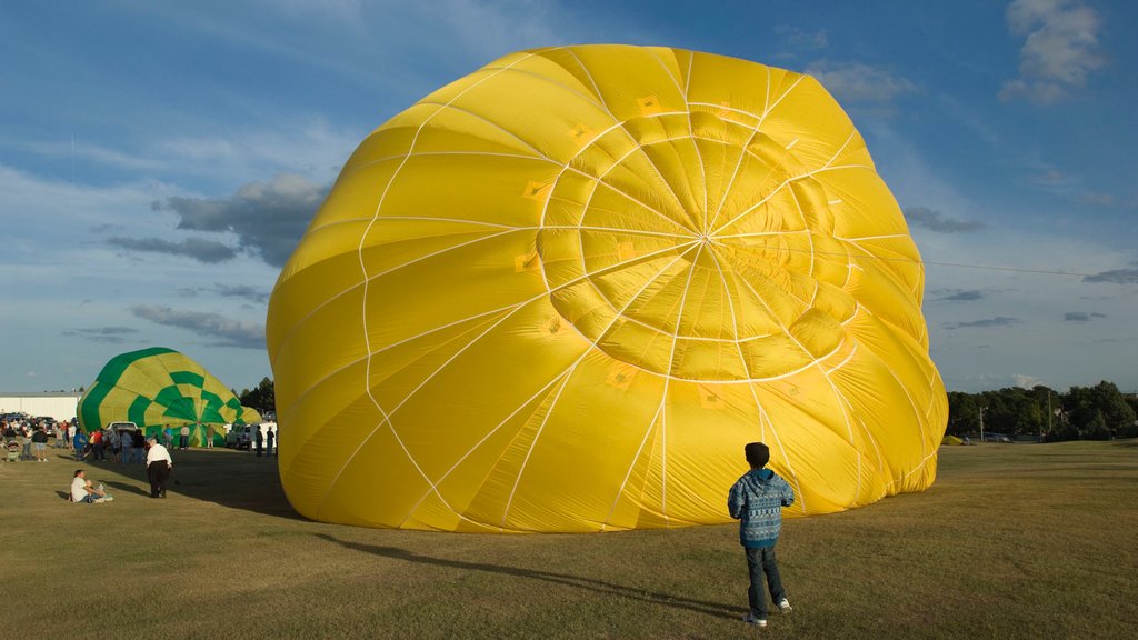 McCook bevat ballonvaren en ook een man