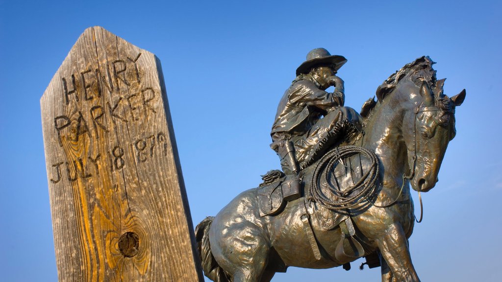 Ogallala showing a monument and a statue or sculpture