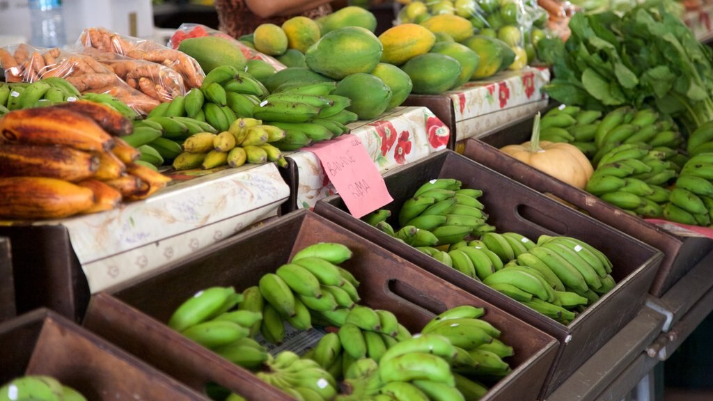 Uturoa mostrando mercados y comida