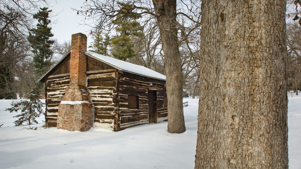 Arbor Lodge State Historical Park showing heritage architecture and snow