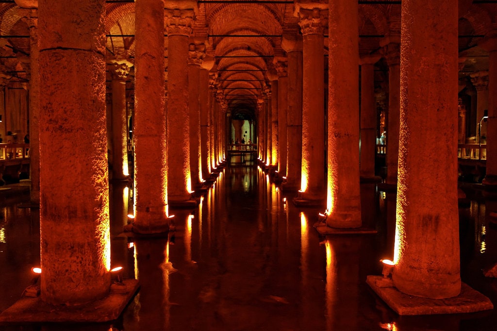 Was ist die Cisterna Basilica? Expedia Explore